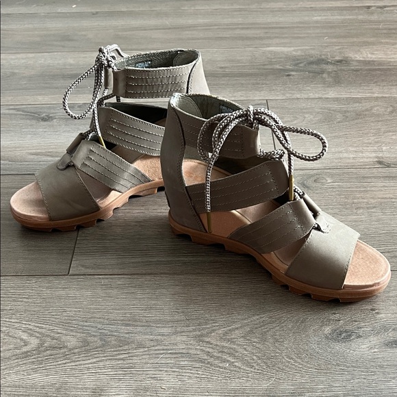 Sorel Joanie Sandals - Picture 2 of 7